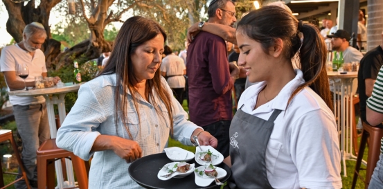 מגשי אירוח למשרדים